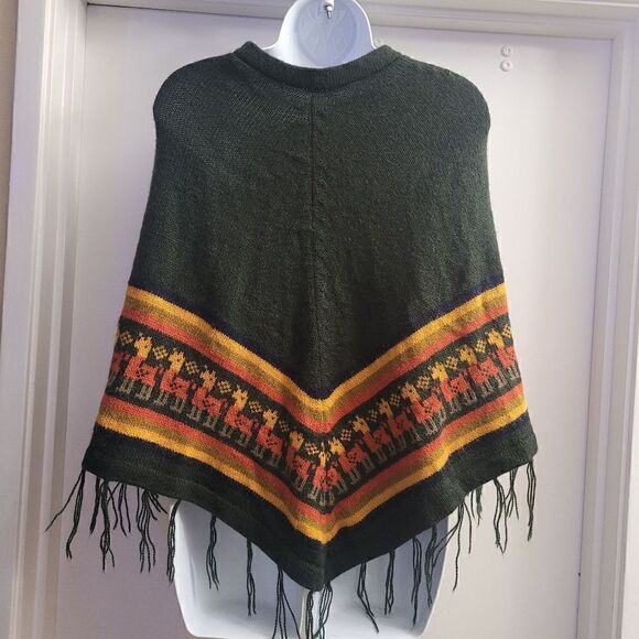 Alpaca wool.fringe Llama poncho   - Picture 5 of 6